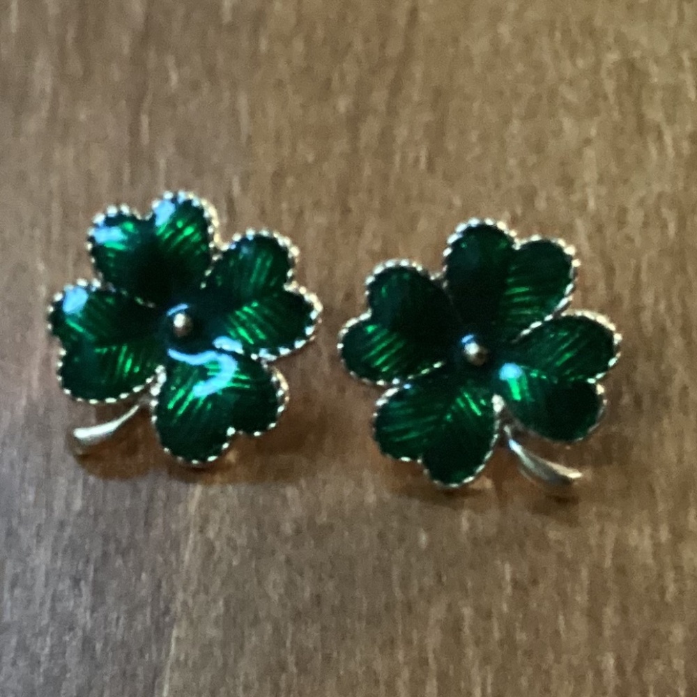 Vintage Avon Gold-tone Shamrock Earrings